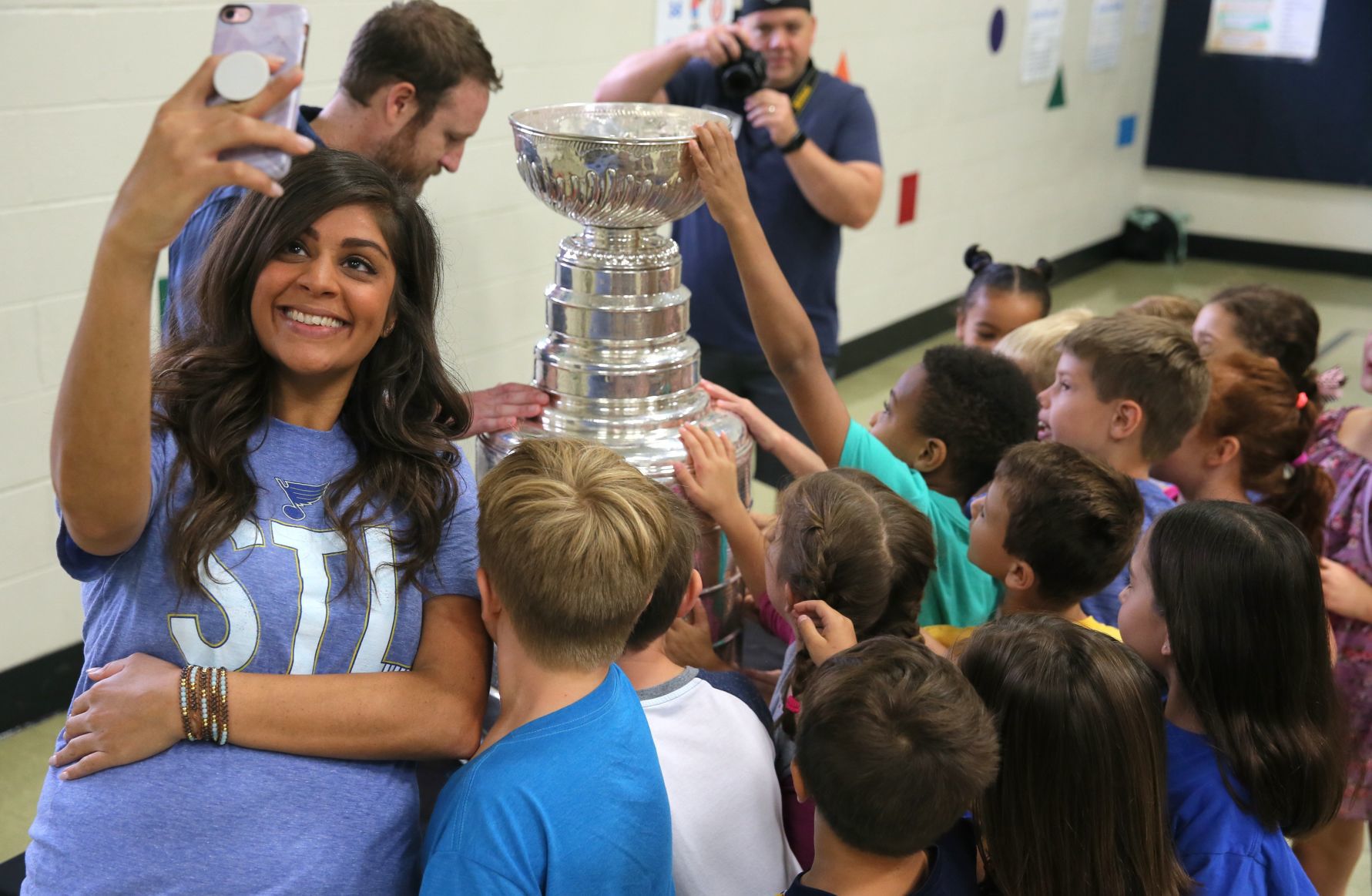 Stanley Cup visits Barretts Elementary